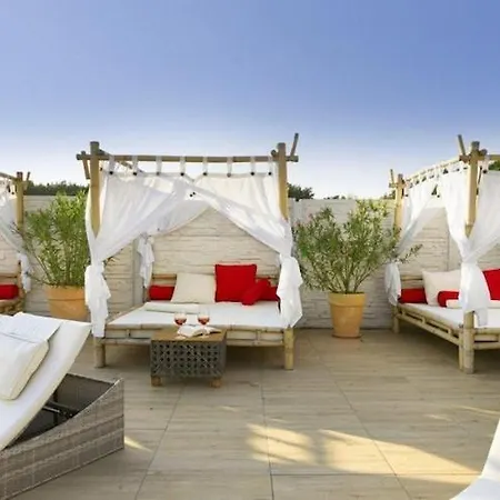 Homes With Private Garden, Summer Pool